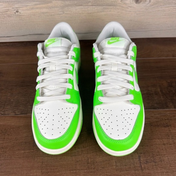 Nike Dunks - Picture 3 of 6